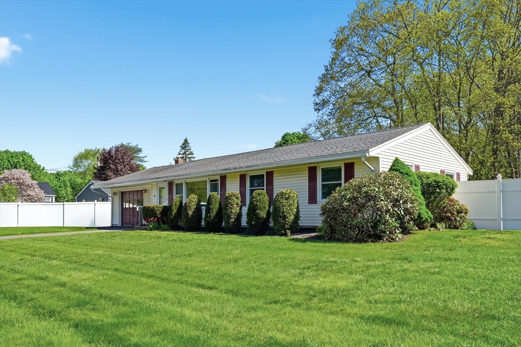 37 Princeton Street Danvers, MA 01923 - Photo 1 of 40