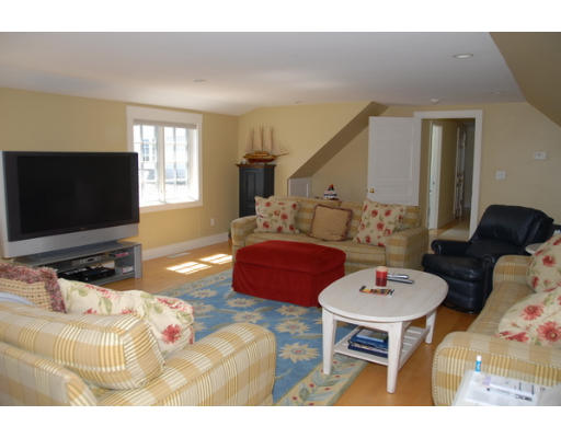65 Galloupes Point Road Swampscott, MA 01907 - Photo 18 of 22 Gallery Image 18