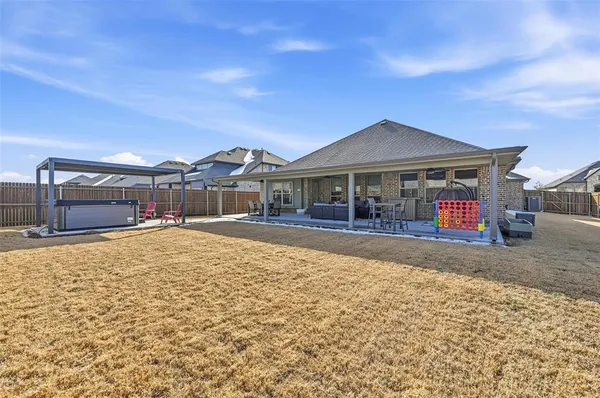 $2,900 | 129 Fireberry Drive, Glenn Heights, TX 75154