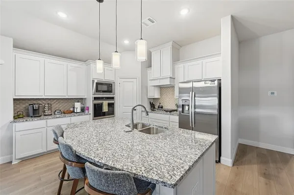 $2,900 | 129 Fireberry Drive, Glenn Heights, TX 75154