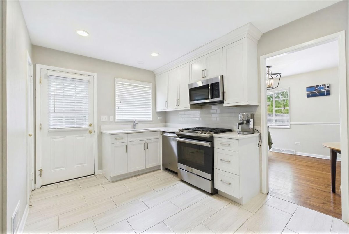 40 South Maywood Road, Unit 40 Lake Forest, IL 60045 - Photo 6 of 25