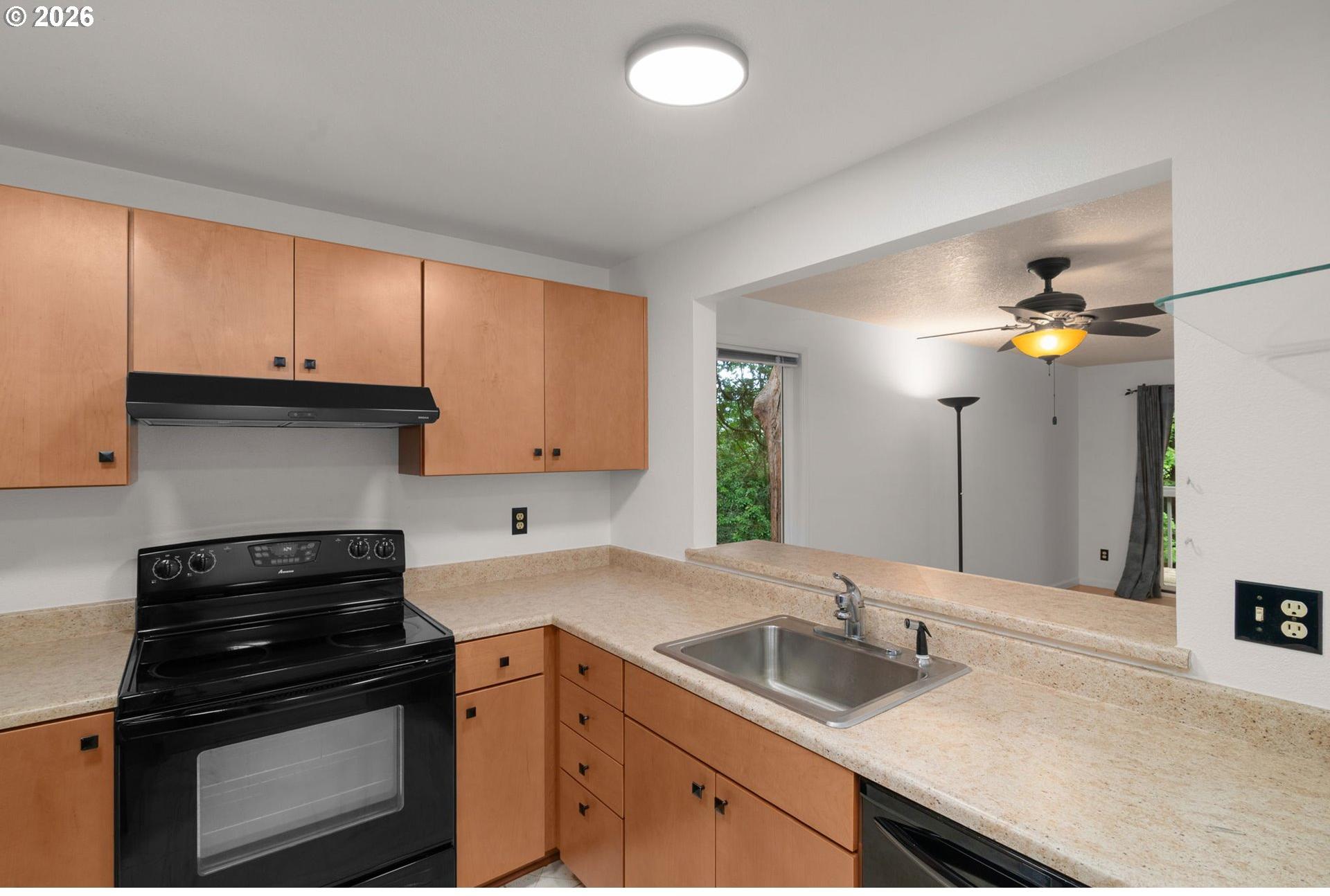 4880 Southwest Scholls Ferry Road, Unit 32 Portland, OR 97225 - Photo 11 of 23 Gallery Image 11
