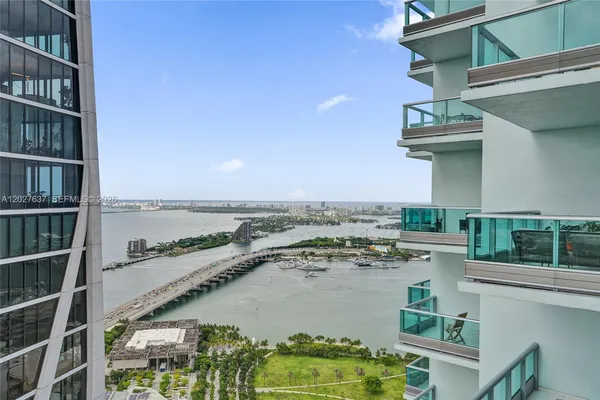 $5,900 | 900 Biscayne Boulevard, Unit 5412, Miami, FL 33132
