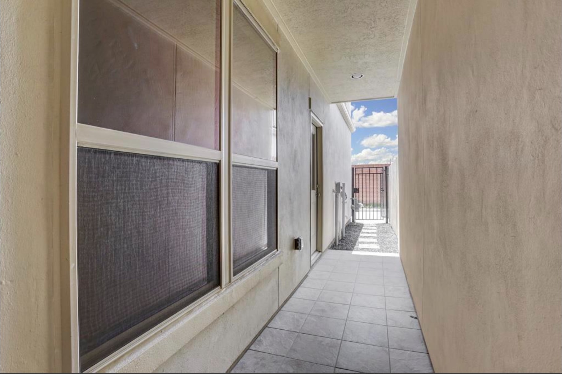 13621 Teal Bluff Lane Houston, TX 77077 - Photo 18 of 29 a view of a hallway