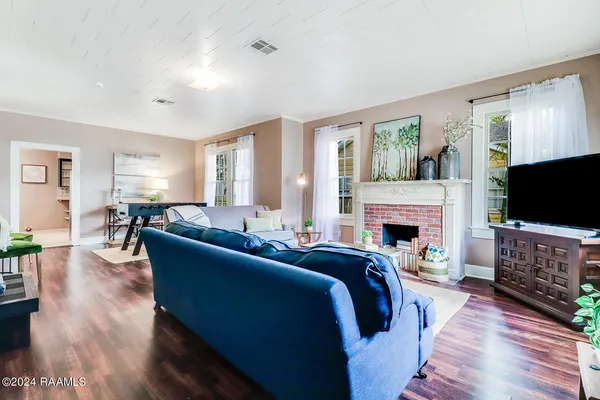 $1,400 | 1011 West Congress Street, Lafayette, LA 70501