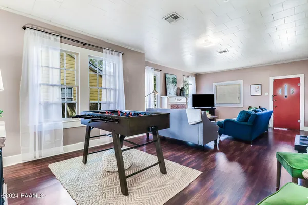 $1,400 | 1011 West Congress Street, Lafayette, LA 70501