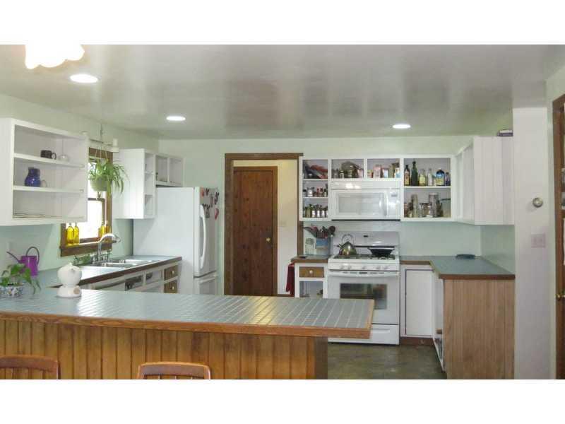 45 Reach Road Brooklin, ME 04616 - Photo 3 of 16 Kitchen.