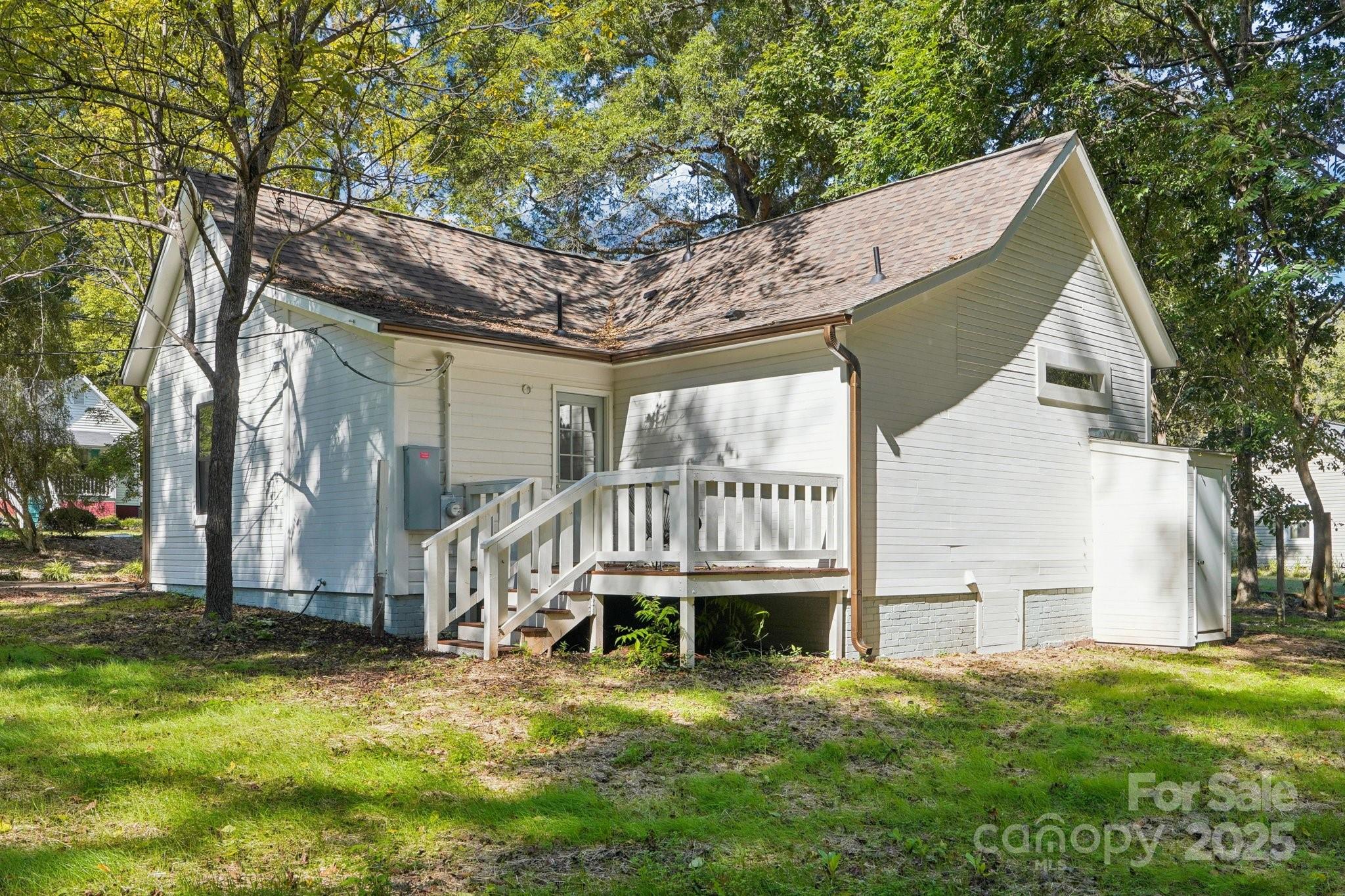 38 6th Street York, SC 29745 - Photo 29 of 34 front view of house with a yard