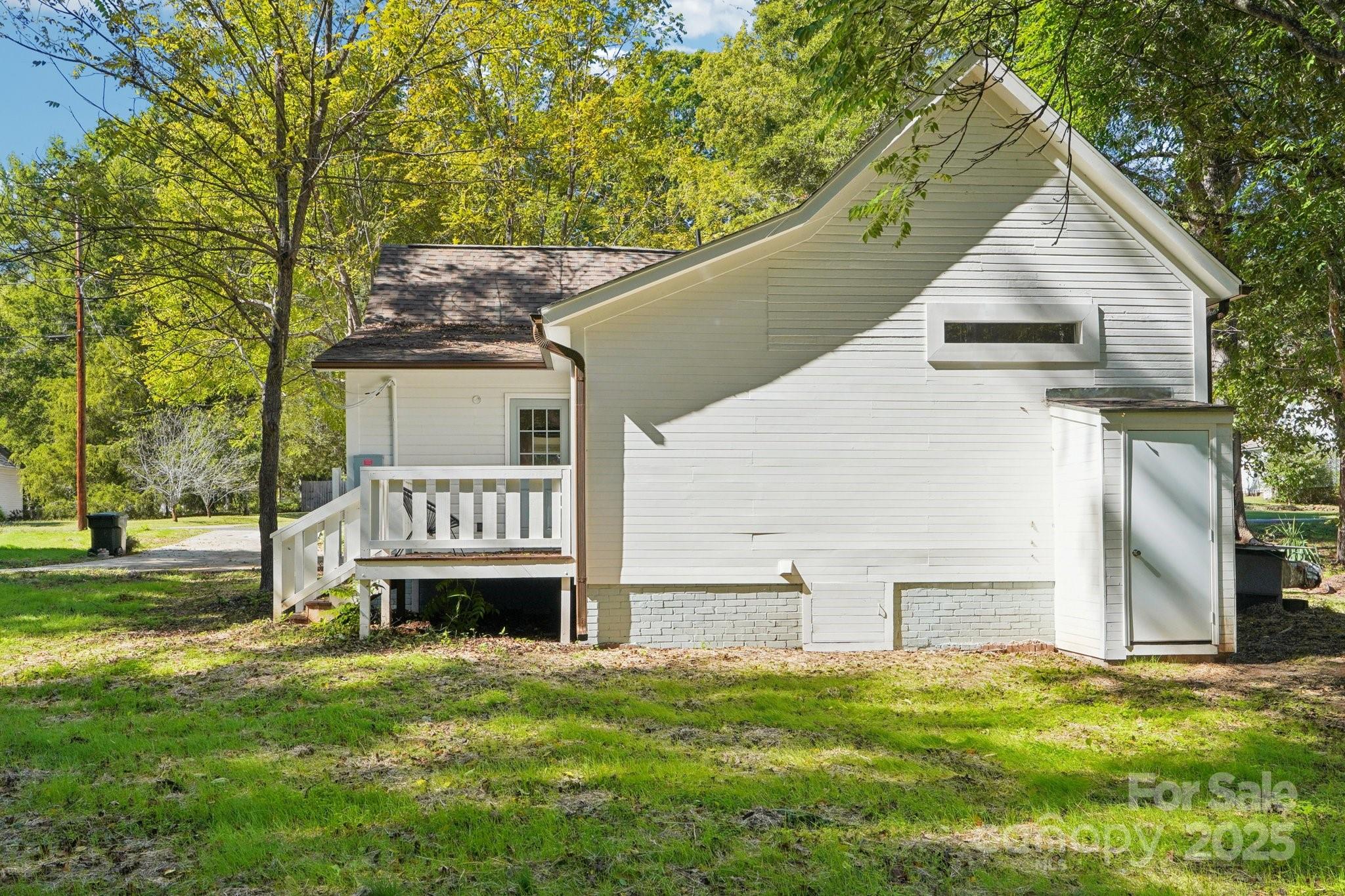 38 6th Street York, SC 29745 - Photo 32 of 34 a house view with a garden space