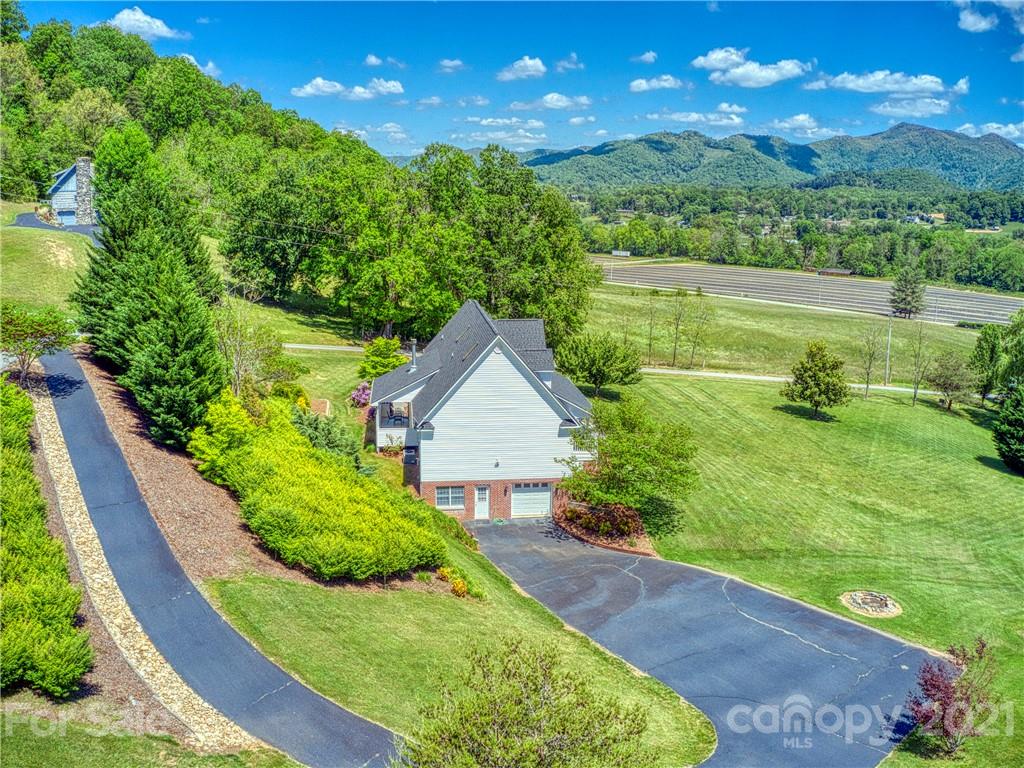 105 River Point Road Canton, NC 28716 - Photo 5 of 45 Gallery Image 5