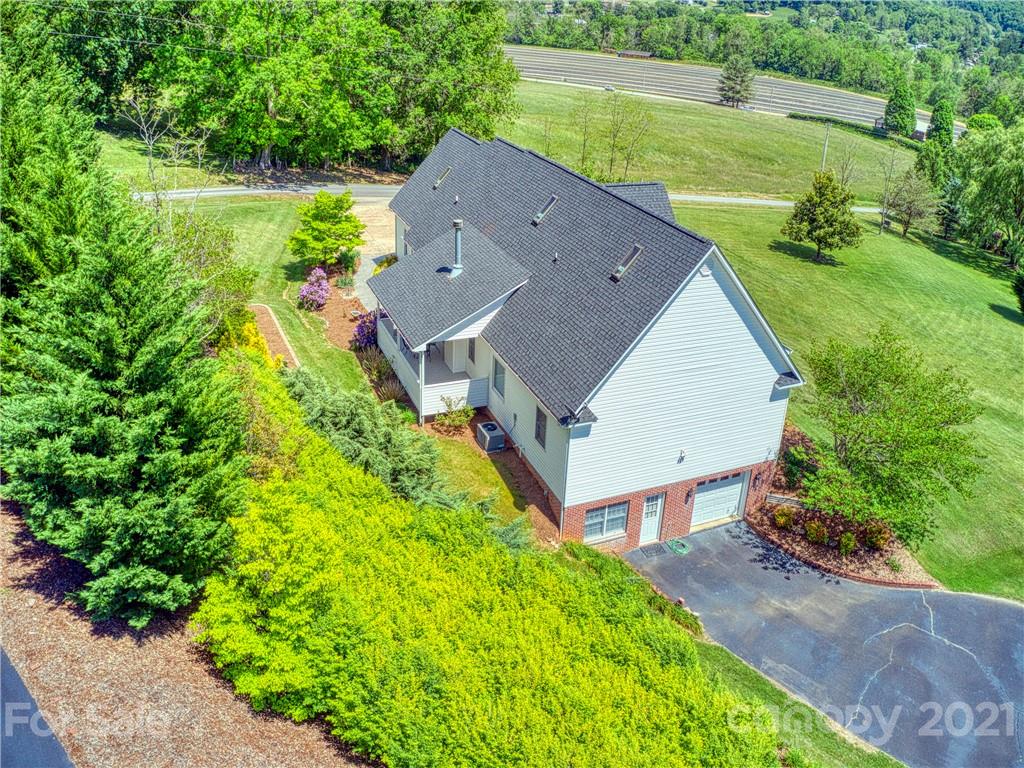 105 River Point Road Canton, NC 28716 - Photo 6 of 45 Gallery Image 6