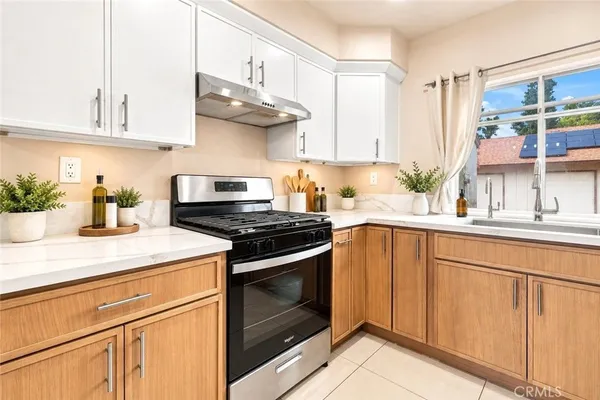 $510,000 | 1611 Raintree Place, Unit D, Corona, CA 92879