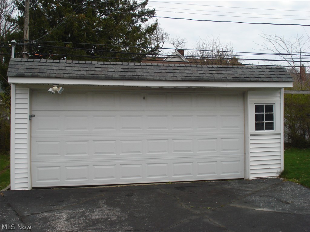 4021 Stonehaven Road Cleveland, OH 44121 - Photo 19 of 31