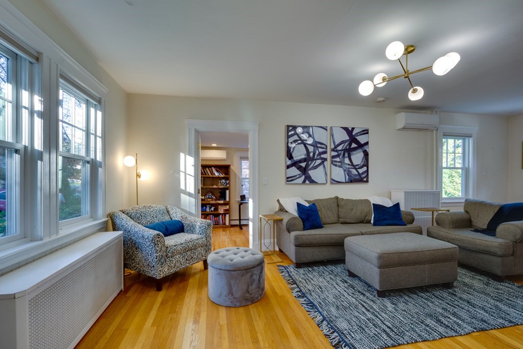 75 Virginia Road Waltham, MA 02453 - Photo 4 of 32
