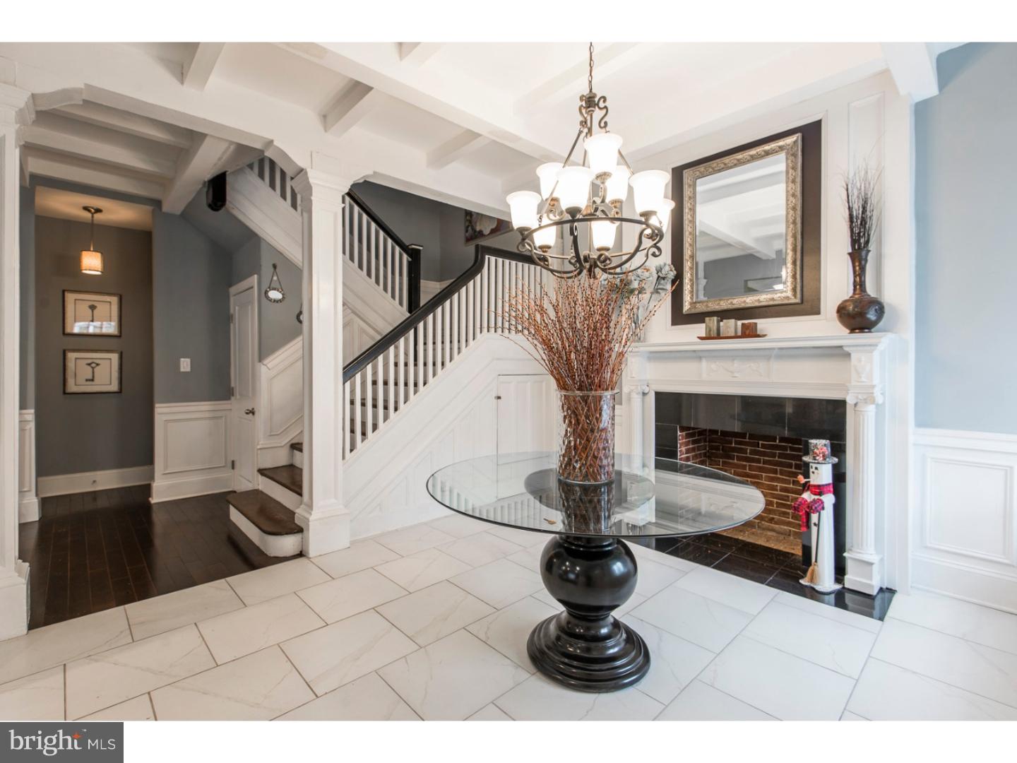 729 Vernon Road Philadelphia, PA 19119 - Photo 9 of 25 Foyer