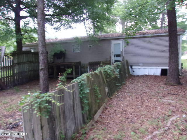 195 Rattan Street Newport, NC 28570 - Photo 3 of 15 100_0567