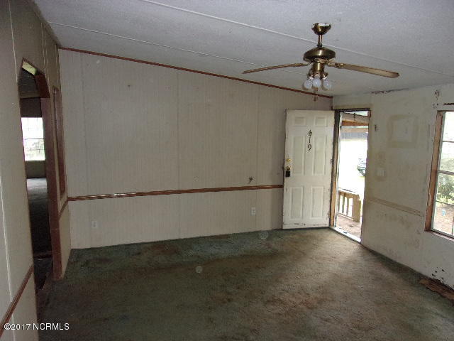 195 Rattan Street Newport, NC 28570 - Photo 6 of 15 100_0555