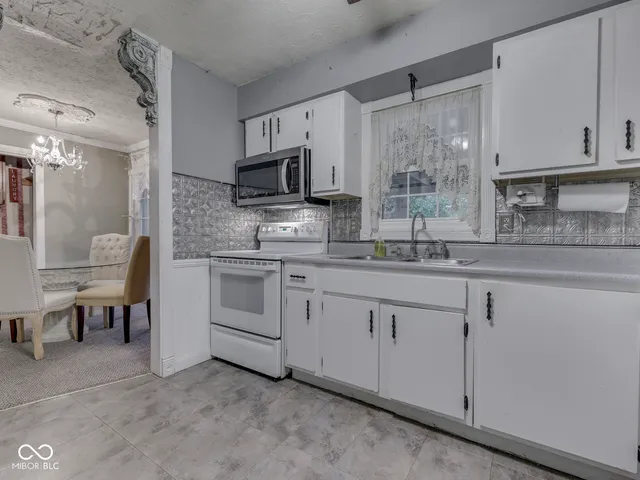 $239,900 | 880 Riverview Drive, Martinsville, IN 46151