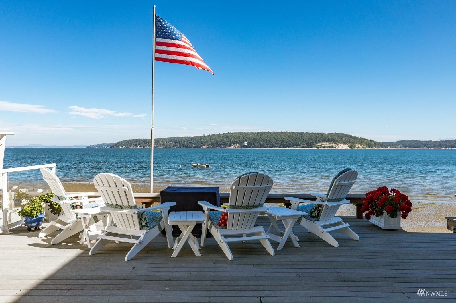 2139 Eastpoint Drive Langley, WA 98260 - Photo 5 of 40 a view of a terrace with furniture and stove
