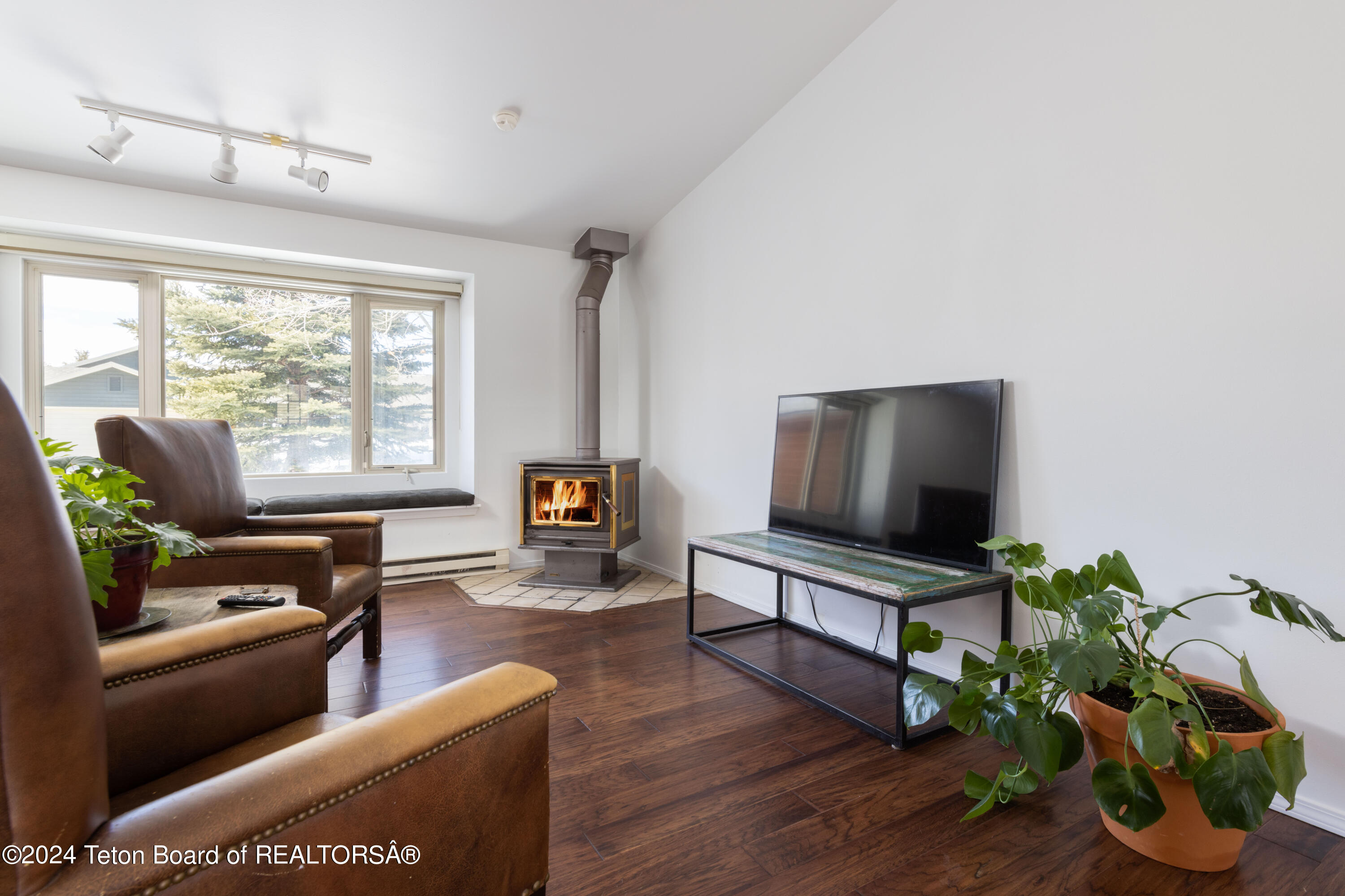 3049 Rangeview Drive Jackson, WY 83001 - Photo 1 of 1 Living Room
