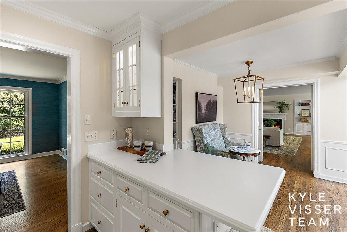 2089 Robinson Road Southeast Grand Rapids, MI 49506 - Photo 23 of 73 Kitchen