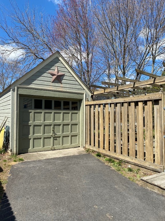 255 Tennyson Road Warwick, RI 02888 - Photo 2 of 15 Gallery Image 2