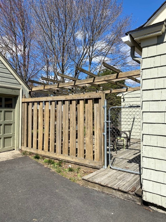 255 Tennyson Road Warwick, RI 02888 - Photo 3 of 15 Gallery Image 3