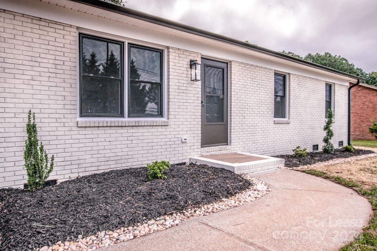 4892 Highway 16 Denver, NC 28037 - Photo 6 of 46 a front view of a house