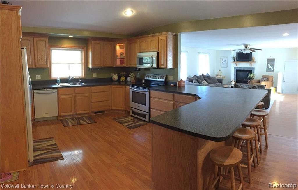 9993 Weber Road Columbus, MI 48063 - Photo 9 of 18