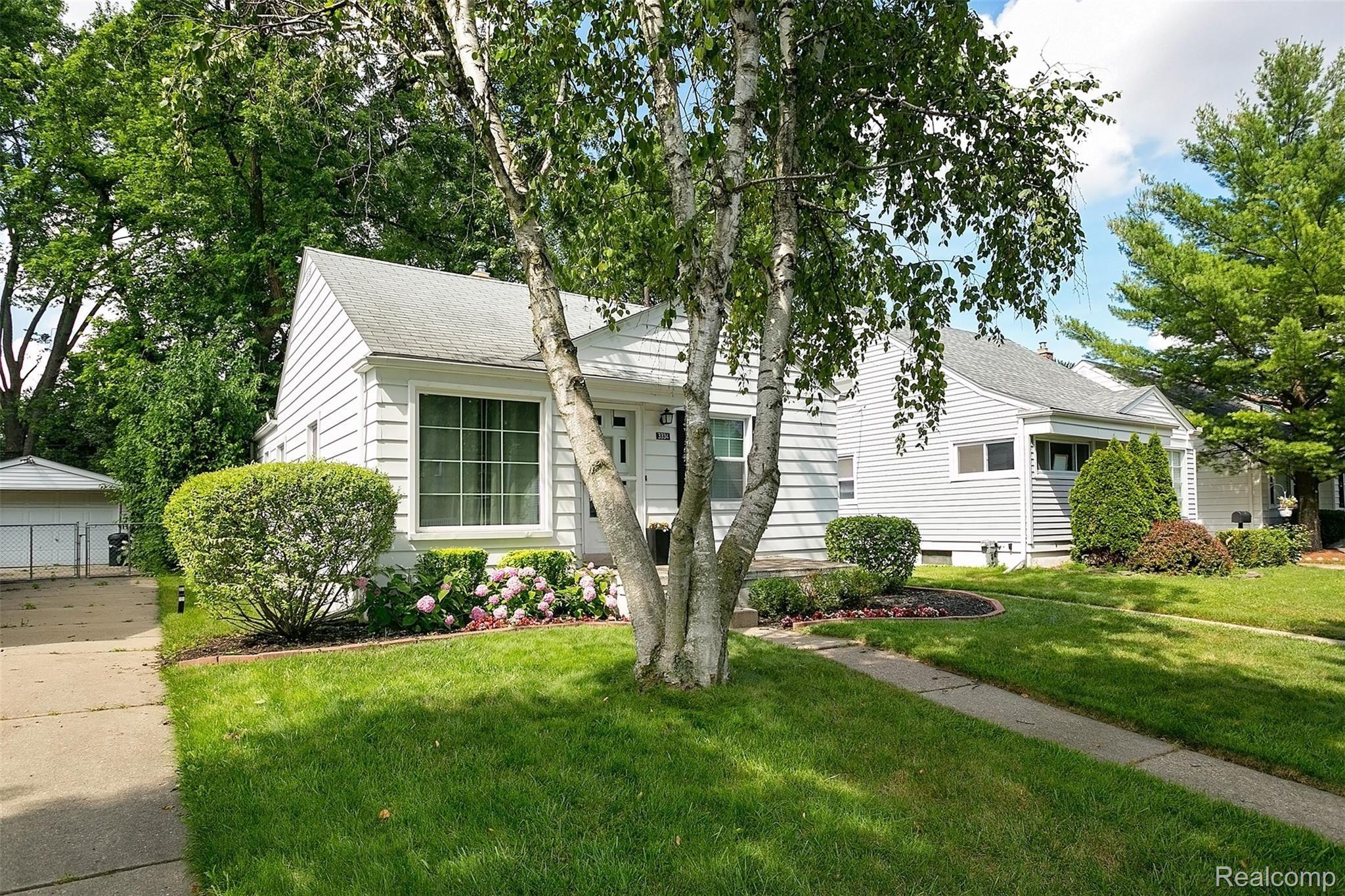 3334 Chester Road Royal Oak, MI 48073 - Photo 23 of 23 Front of home