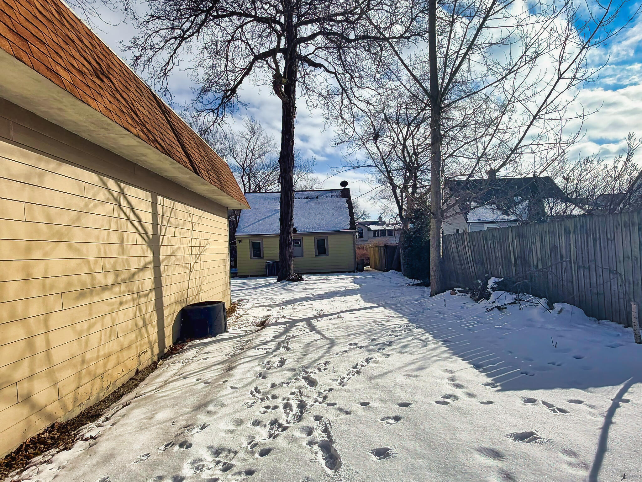 8602 Beloit Road Milwaukee, WI 53227 - Photo 6 of 21 IMG_8268