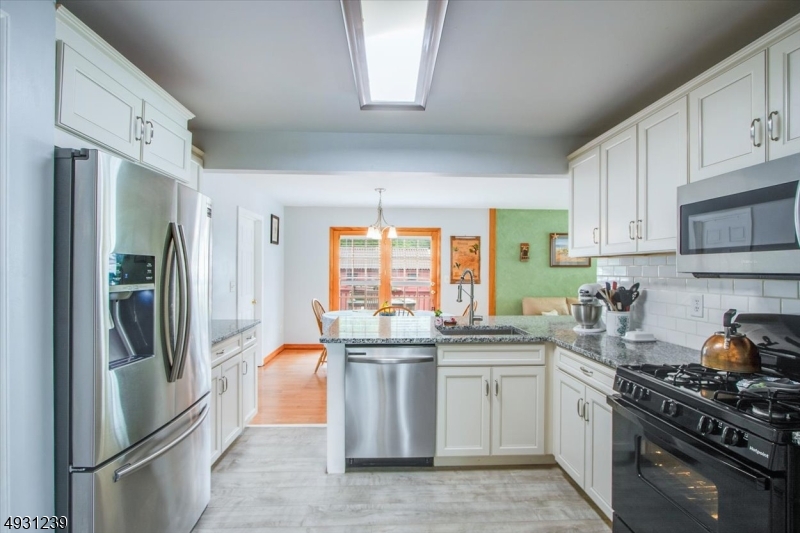 12 Mansfield Way Oak Ridge, NJ 07438 - Photo 11 of 27 Gallery Image 11