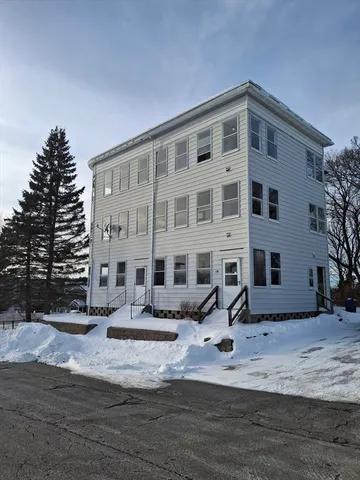 $2,500 | 14-18 Florence Street, Unit 1, Leominster, MA 01453