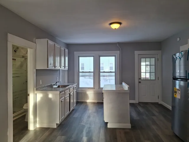 $2,500 | 14-18 Florence Street, Unit 1, Leominster, MA 01453