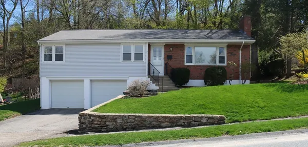 $470,000 | 31 Sun Valley Drive, Worcester, MA 01609