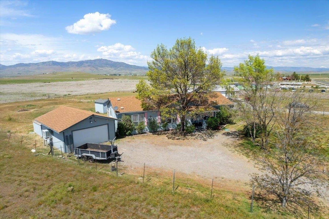 1611 Lichens Road Montague, CA 96064 - Photo 1 of 32 Gallery Image 1