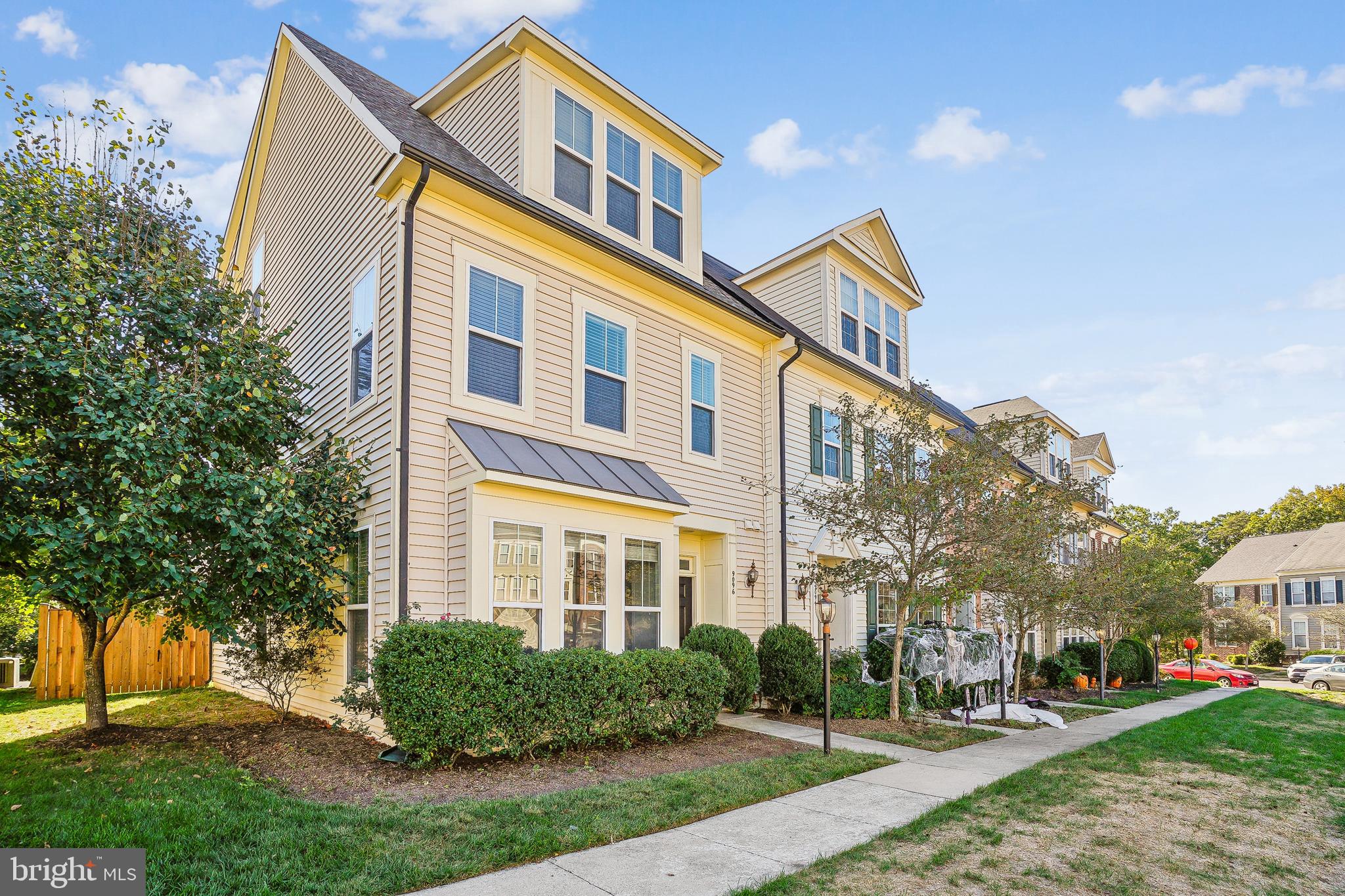 9096 Ribbon Falls Loop Bristow, VA 20136 - Photo 2 of 23 Gallery Image 2