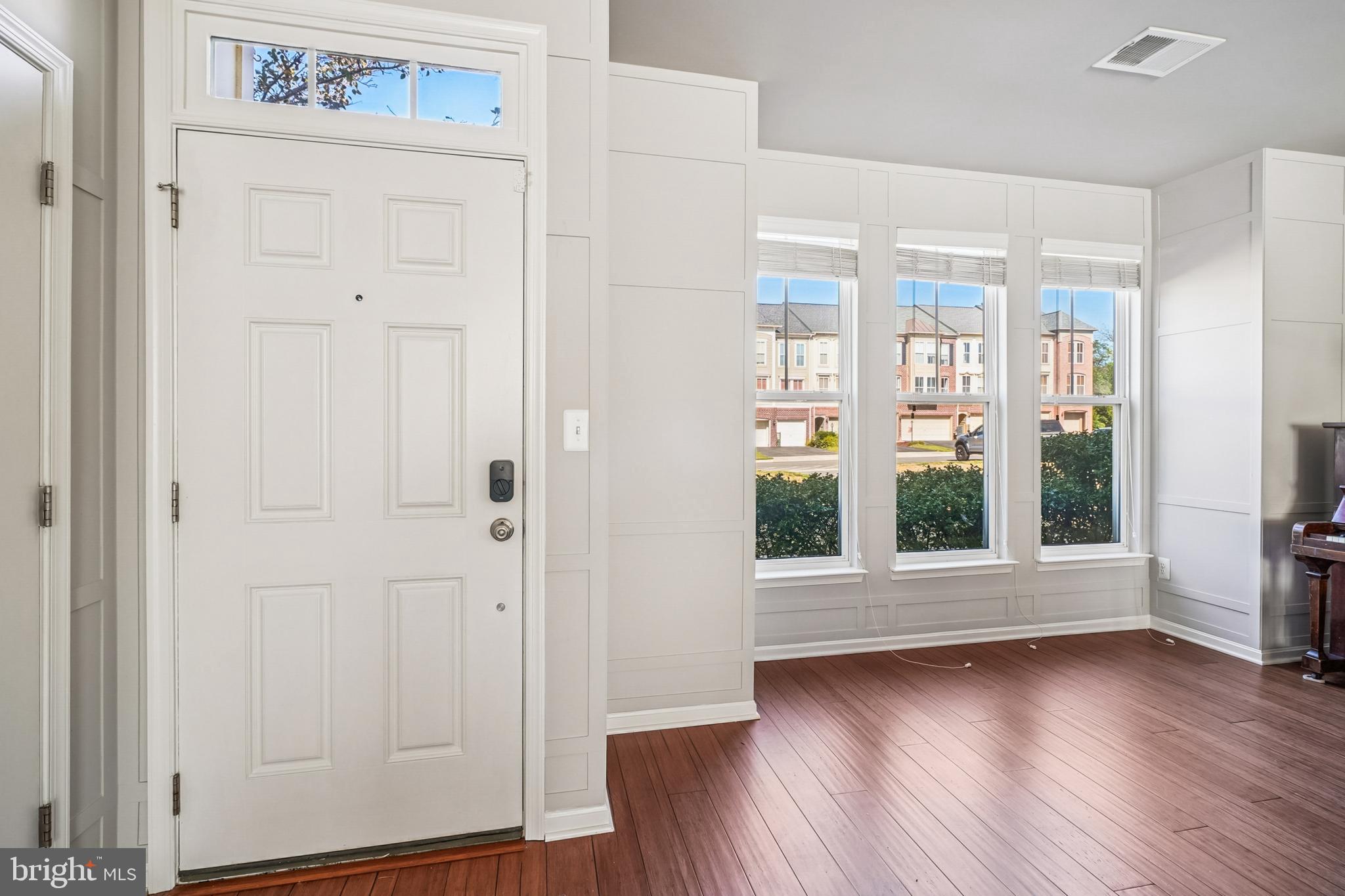 9096 Ribbon Falls Loop Bristow, VA 20136 - Photo 3 of 23 Gallery Image 3