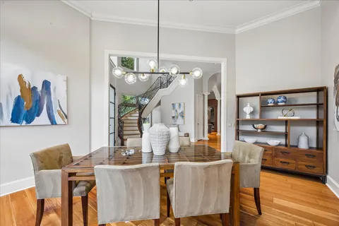 $1,570,000 | 5211 Pocahontas Street, Bellaire, TX 77401
