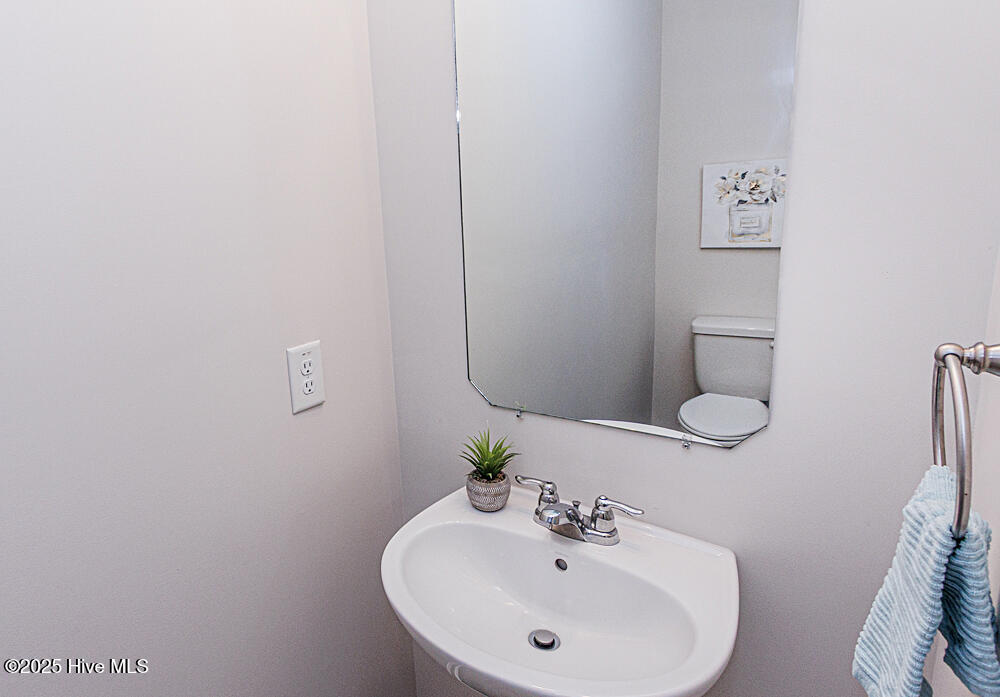 1229 Fescue Road Rocky Mount, NC 27801 - Photo 12 of 16 Half bath