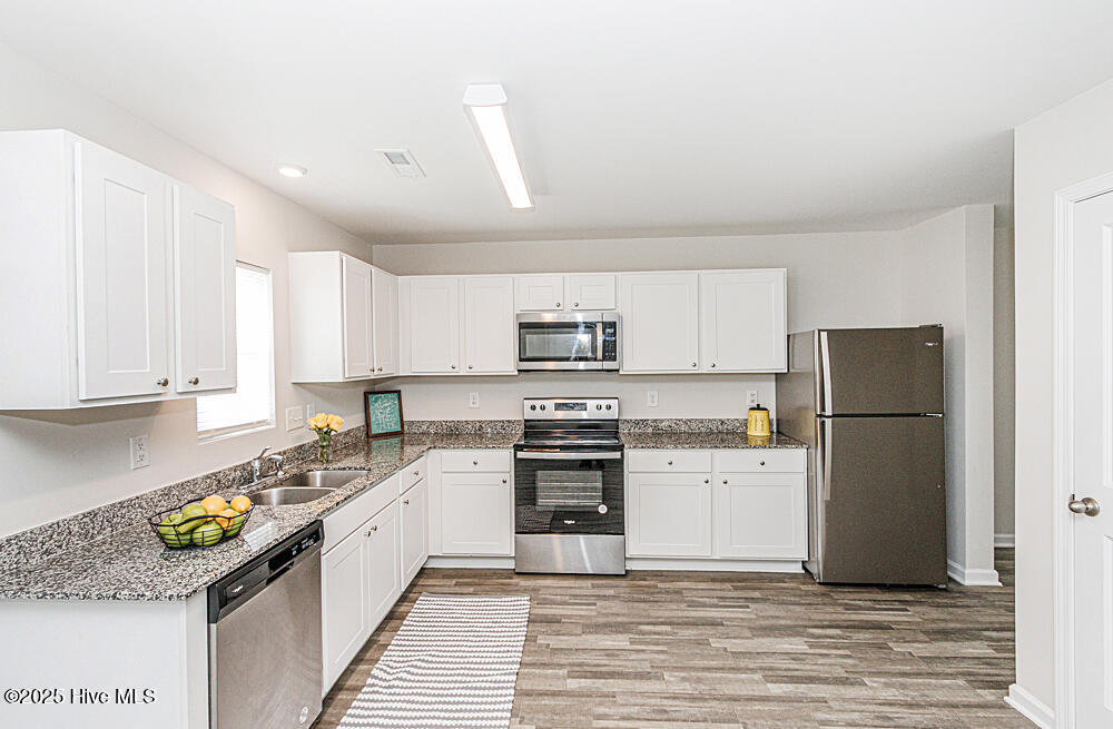 1229 Fescue Road Rocky Mount, NC 27801 - Photo 4 of 16 Granite countertops, stainless steel appliances!