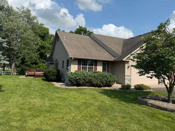 $337,400 | 30981 Lyman Court, Lindstrom, MN 55045