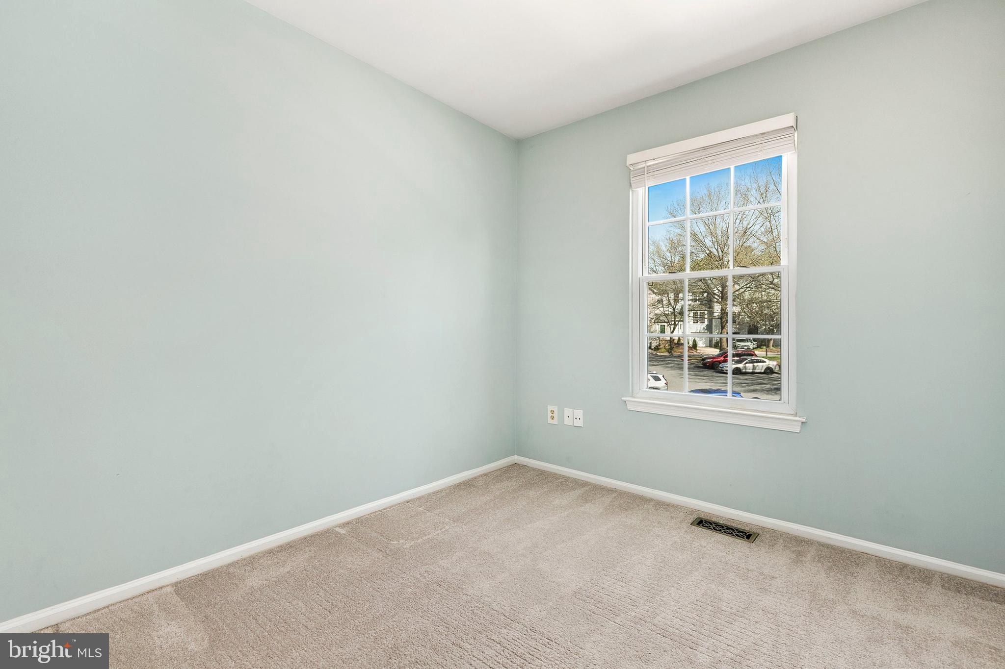 4762 Leyden Way Ellicott City, MD 21042 - Photo 29 of 58 an empty room with a window