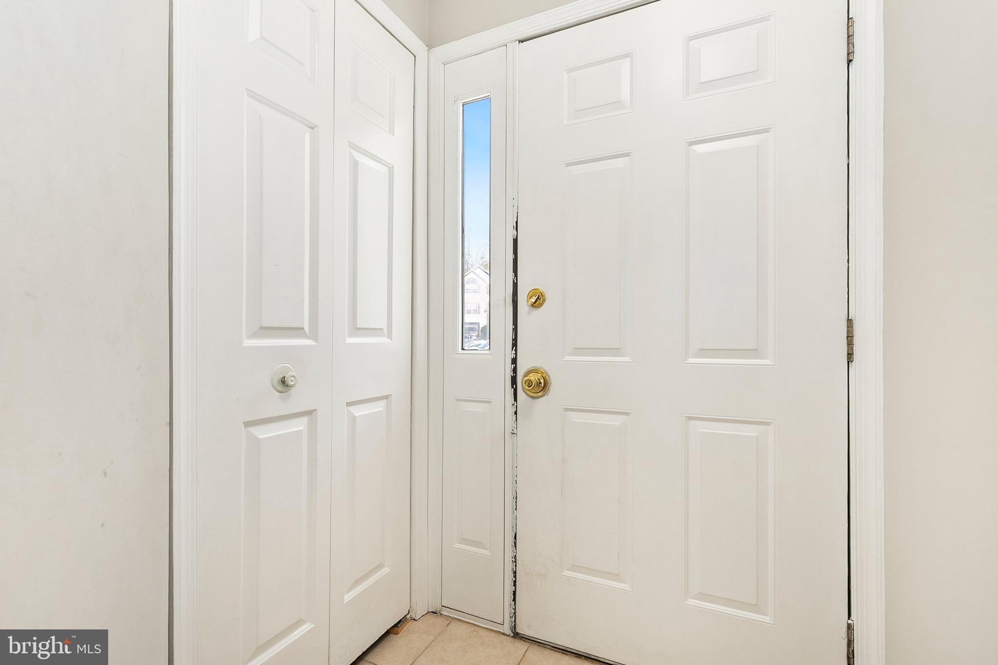 4762 Leyden Way Ellicott City, MD 21042 - Photo 4 of 58 a view of a bathroom