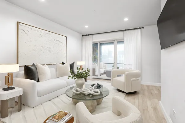 $1,150,000 | 2923 North Southport Avenue, Unit 2, Chicago, IL 60657