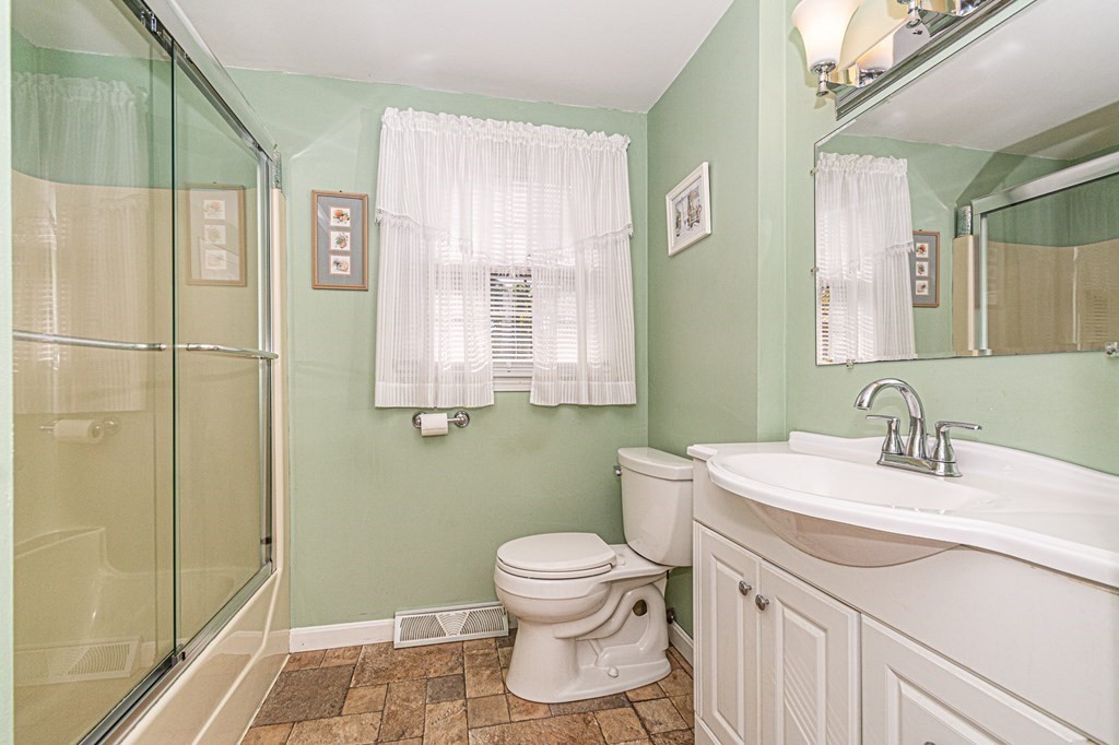 30 Oregon Road Tewksbury, MA 01876 - Photo 13 of 41 Gallery Image 13