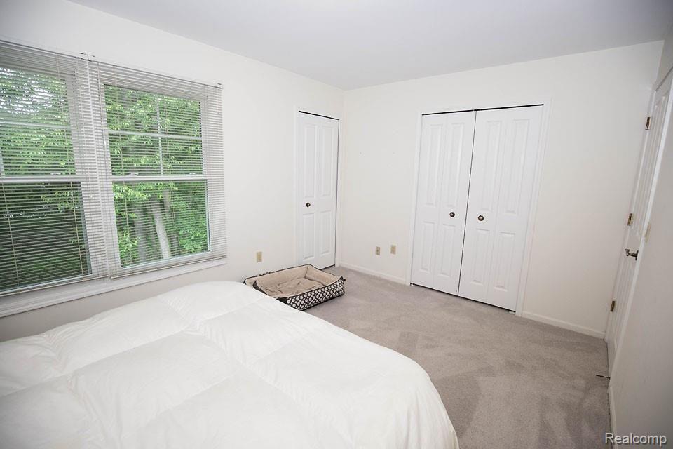 23069 Farmington Road Farmington, MI 48336 - Photo 24 of 31