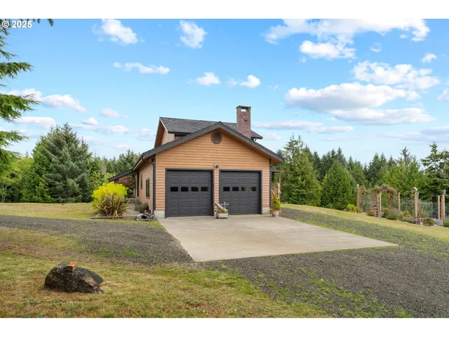 a view of a house with a outdoor space
