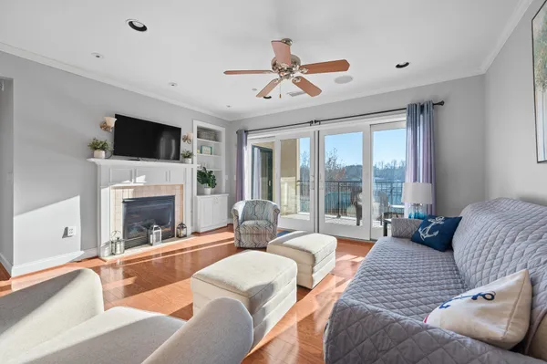 $589,900 | 100 Bridgewater Pointe Place, Unit 102, Moneta, VA 24121