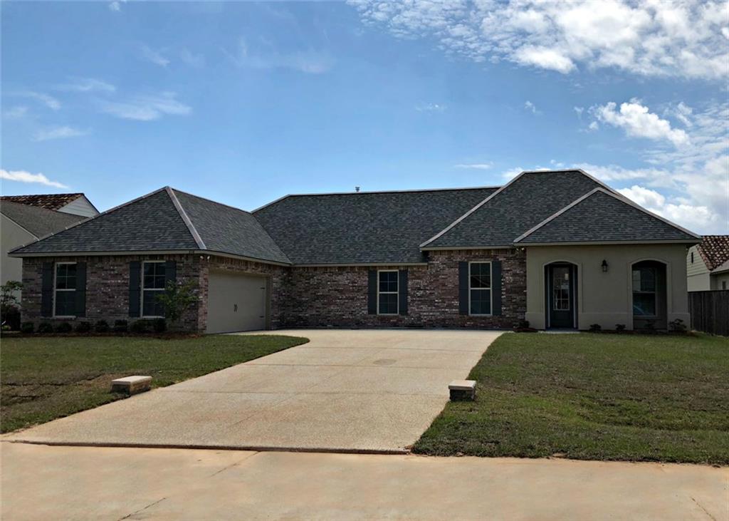 814 Capistrano Court Covington, LA 70433 - Photo 1 of 10 Gallery Image 1